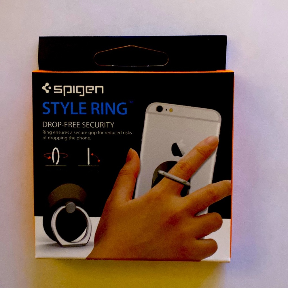 Grab your smartphone with confidence using Spigen’s Style Ring. Easily wear it!